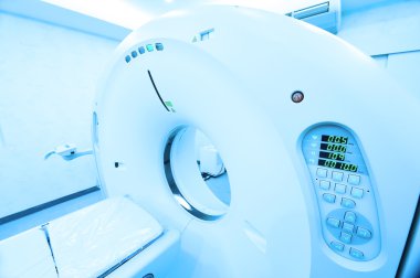 Hastane odasında CT tarayıcı 