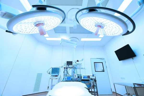 Modern ameliyathanede ekipman ve tıbbi cihazlar