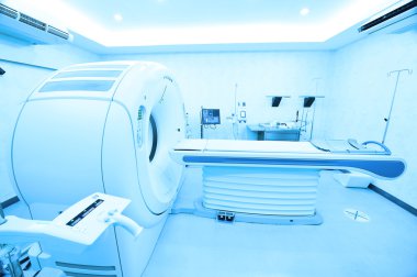 Hastane odasında CT tarayıcı 