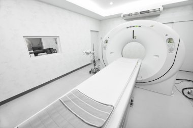 Hastane odasında CT tarayıcı 