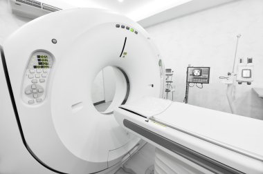 Hastane odasında CT tarayıcı 