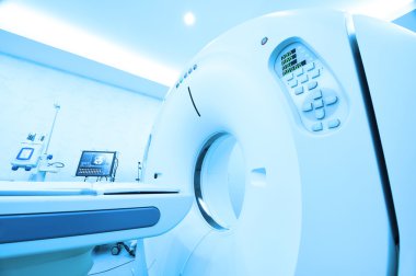 Hastane odasında CT tarayıcı 