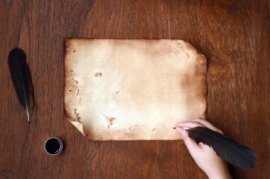 Geçiş yumuşatma ve mürekkep ile eski kağıt 