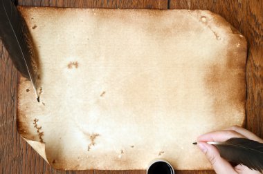 Geçiş yumuşatma ve mürekkep ile eski kağıt 