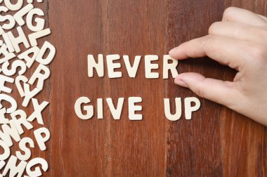 Word asla pes blok ahşap harflerle yapılan 