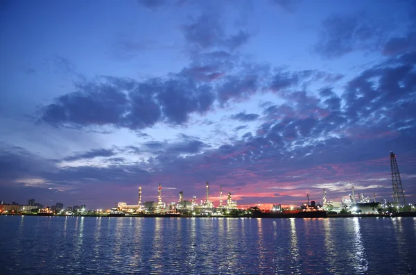 Indústria de refinaria de petróleo — Fotografia de Stock