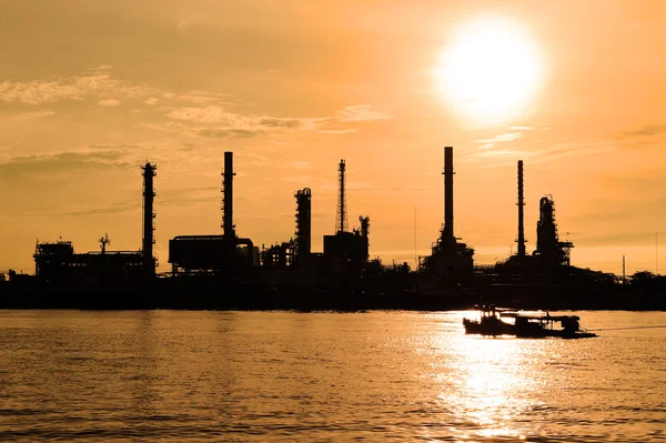 Indústria de refinaria de petróleo — Fotografia de Stock