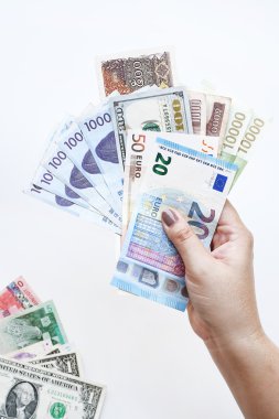banknot elinde 