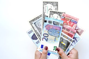 banknot elinde 
