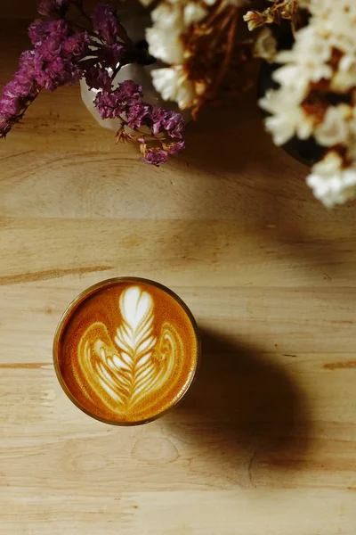 Xícara de café arte latte — Fotografia de Stock