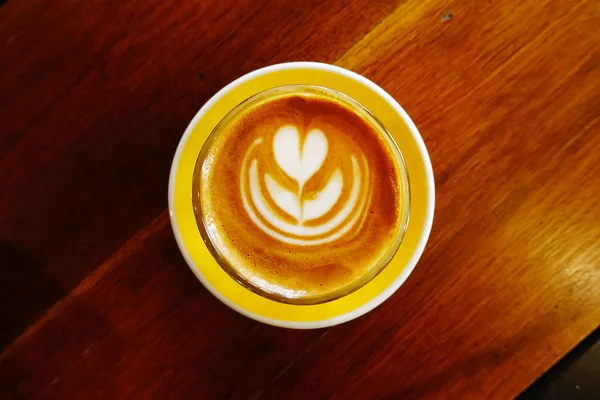 Secangkir kopi latte art — Stok Foto