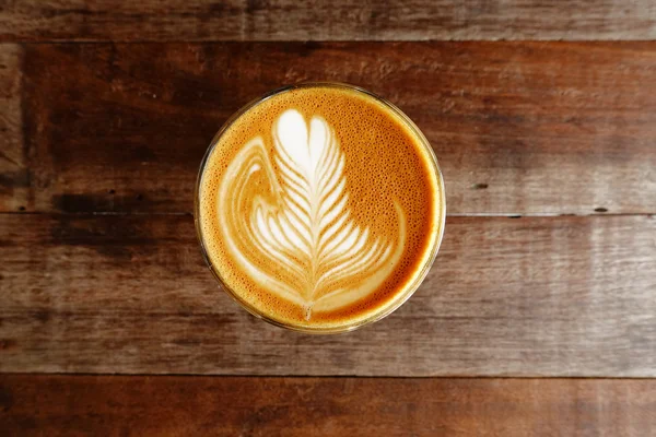 Šálek kávy latte art — Stock fotografie