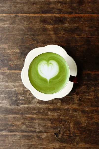 Une Tasse Thé Vert Matcha Latte Sur Fond Bois — Photo