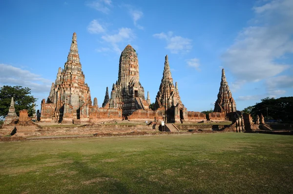 Hermosa Wat Chaiwatthanaram, Tailandia — Foto de Stock