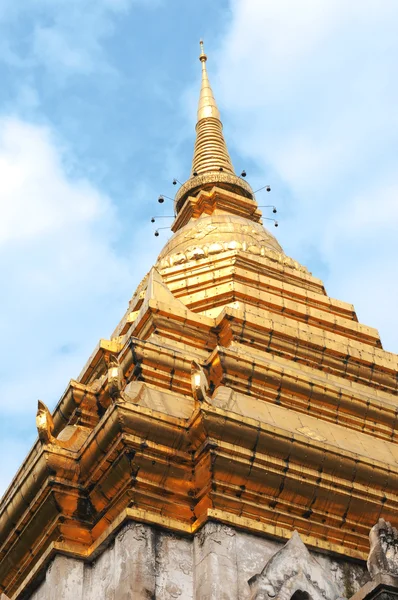 Gyllene chedi, wat Chiang Man, Thailand — Stockfoto