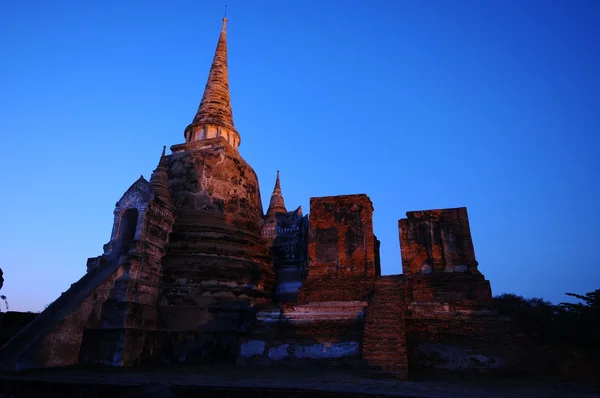 Hora do crepúsculo de Wat Phra Sri Sanphet, Tailândia — Fotografia de Stock