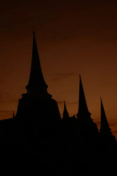 Silhouet van Wat Phra Sri Sanphet, Thailand — Stockfoto