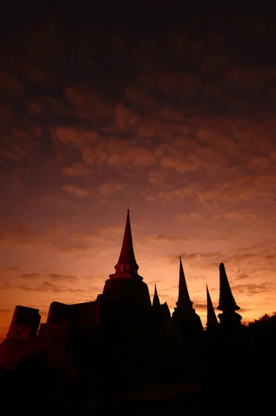 Silhueta de Wat Phra Sri Sanphet, Tailândia — Fotografia de Stock