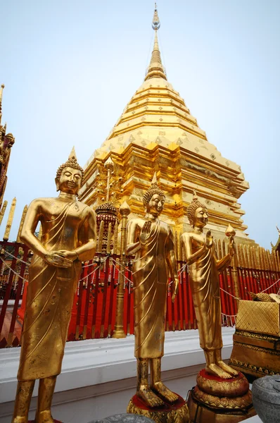 Gouden pagode wat Phra dat Doi Suthep, Thailand — Stockfoto