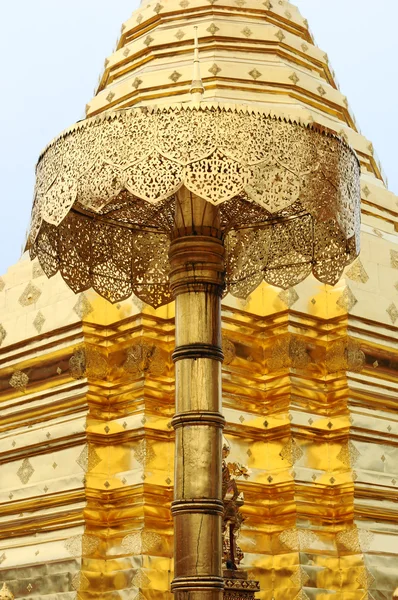 Golden pagoda wat Phra That Doi Suthep, Thailandia — Foto Stock