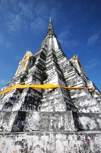 Che di Phukhao Thong which was built by the Burmese King — Stock Photo, Image