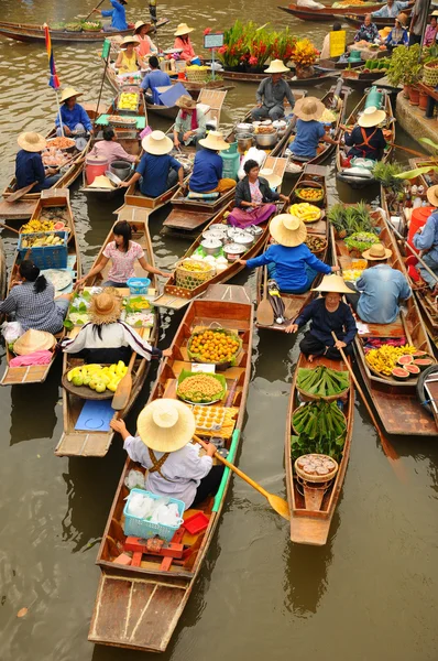 Drijvende markt in amphawa, thailand — Stockfoto