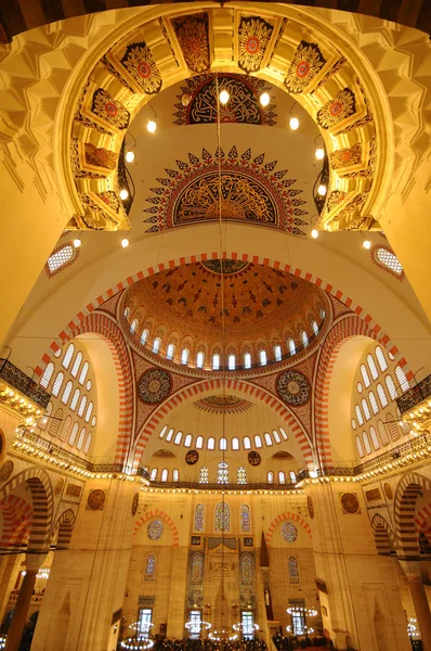 Interior da mesquita Suleymaniye em Istambul — Fotografia de Stock