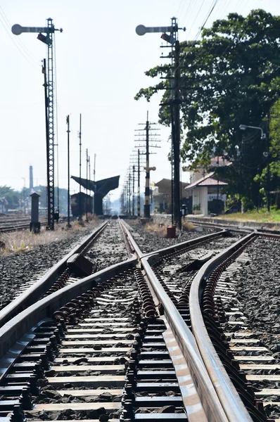 Caminhos-de-ferro ou vias férreas para transporte ferroviário — Fotografia de Stock