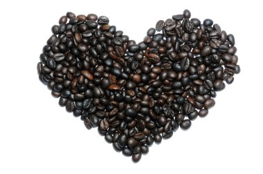 Beyaz arka planda kahve kalbi