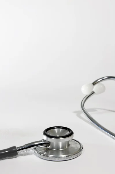 Stethoscope isolé fond blanc — Photo