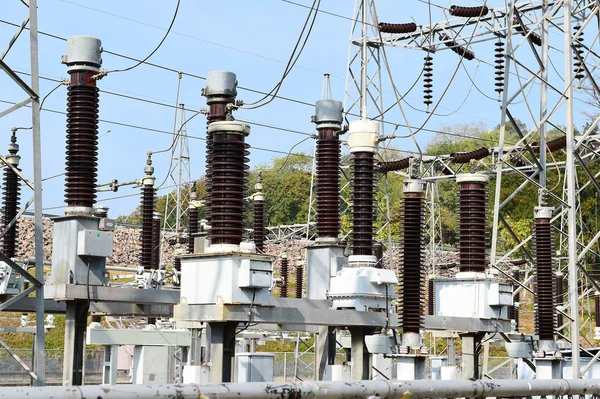 Anahtarlar ve devre kesiciler ile yüksek gerilim Trafo Merkezi