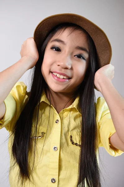 A portrait of a smiling adorable little girl — Stock Photo, Image