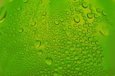 Su cam yüzey üzerinde arka plan olarak bırakır..