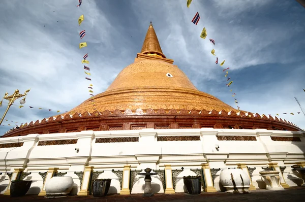 Phra prathom jedi, den största pagoden i thailand — Stockfoto