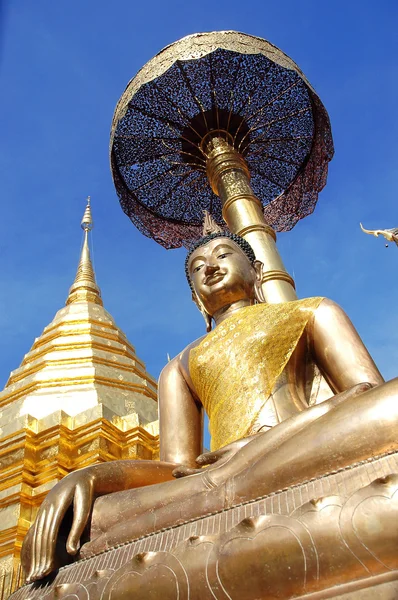 Golden pagoda with buddha statue , wat Phra That Doi Suthep, Thailand — Stock Photo, Image