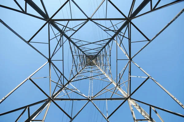 Torre de alta tensão post.High-voltage — Fotografia de Stock