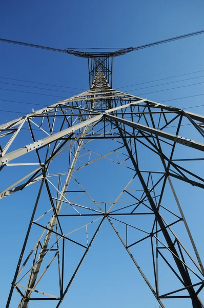 Hög spänning post.high spänning tower — Stockfoto