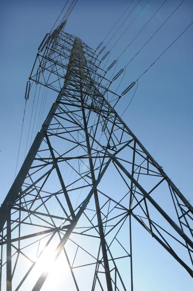 Hög spänning post.high spänning tower — Stockfoto