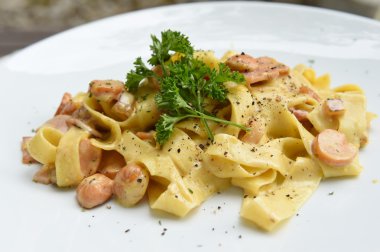 Fettuccine carbonara