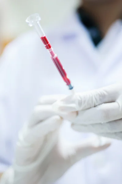 Scientist working at laboratory — Stock Photo, Image