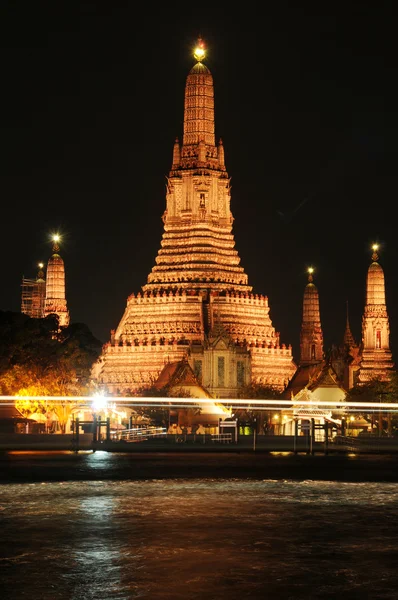 Wat Arun tempel in Bangkok, Thailand — Stockfoto