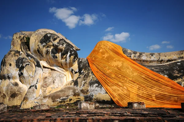 Buddha sdraiato a Wat Lokayasutharam, Thailandia — Foto Stock