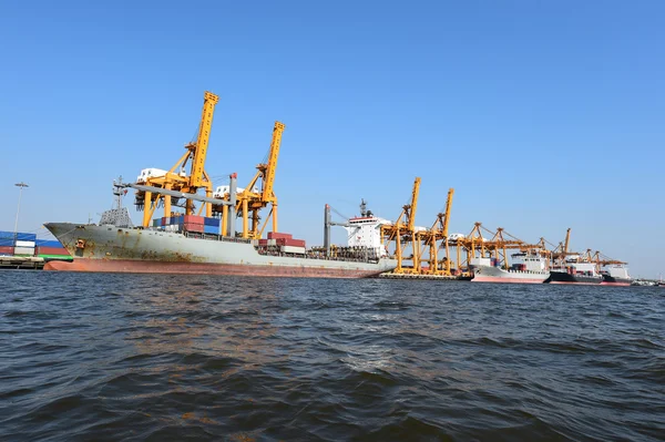 Container cargo freight ship with blue sky — Stock Photo, Image