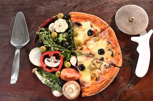 Pizza and fresh vegetables for pizza — Stock Photo, Image