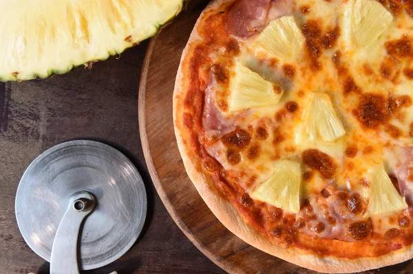 Hawaiian Pizza , pineapple , ham and cheese — Stock Photo, Image