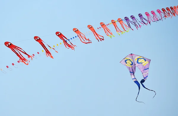 CHA- AM BEACH - MARCH 28: Thailand International Kite Festival — Stock Photo, Image