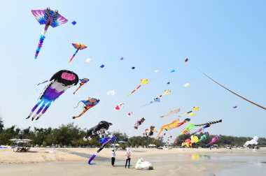 Cha-Am Beach - 28 Mart: Tayland Uluslararası Uçurtma Şenliği