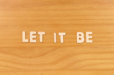 Ahşap yapılmış kelime İngilizce