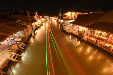 Amphawa Pazar kanal, en ünlü yüzen Pazar