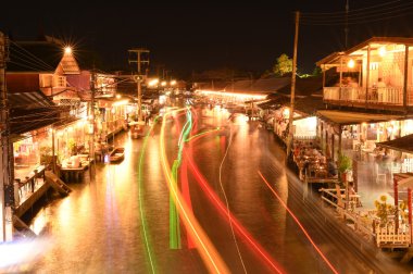 Amphawa Pazar kanal, en ünlü yüzen Pazar